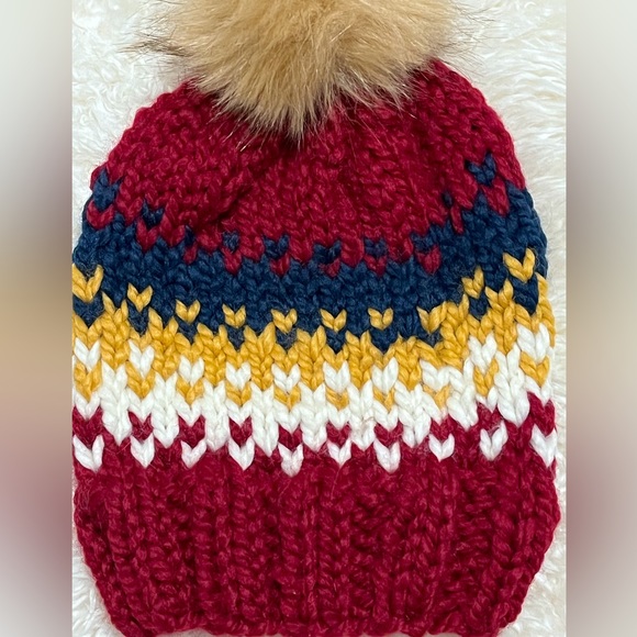 Hand Knit fair-isle knit hat with faux fur pompom sz S - M slouchy style beanie - Picture 2 of 3